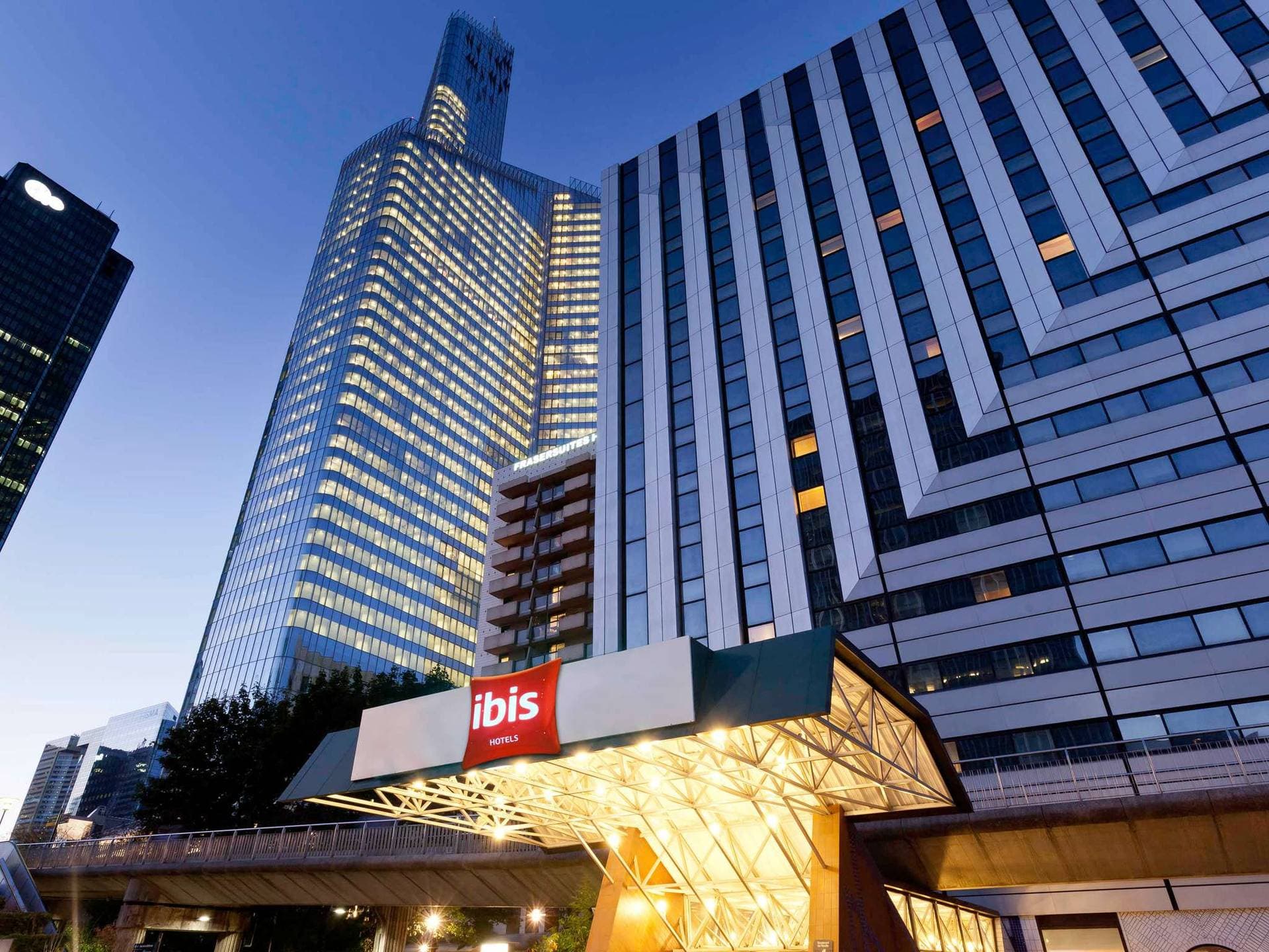 photo de Hôtel ibis Paris La Défense Esplanade