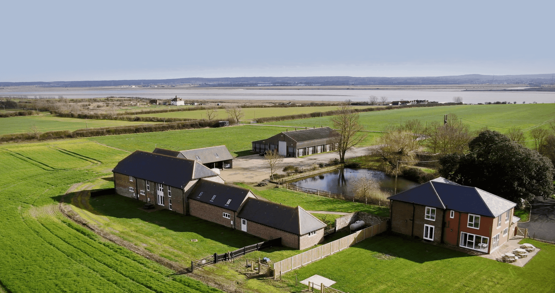 photo de Mocketts Farm Cottages & The Ferry House