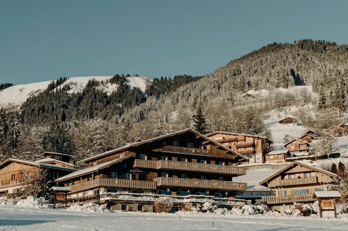 photo de L'hôtel Les Roches Fleuries****